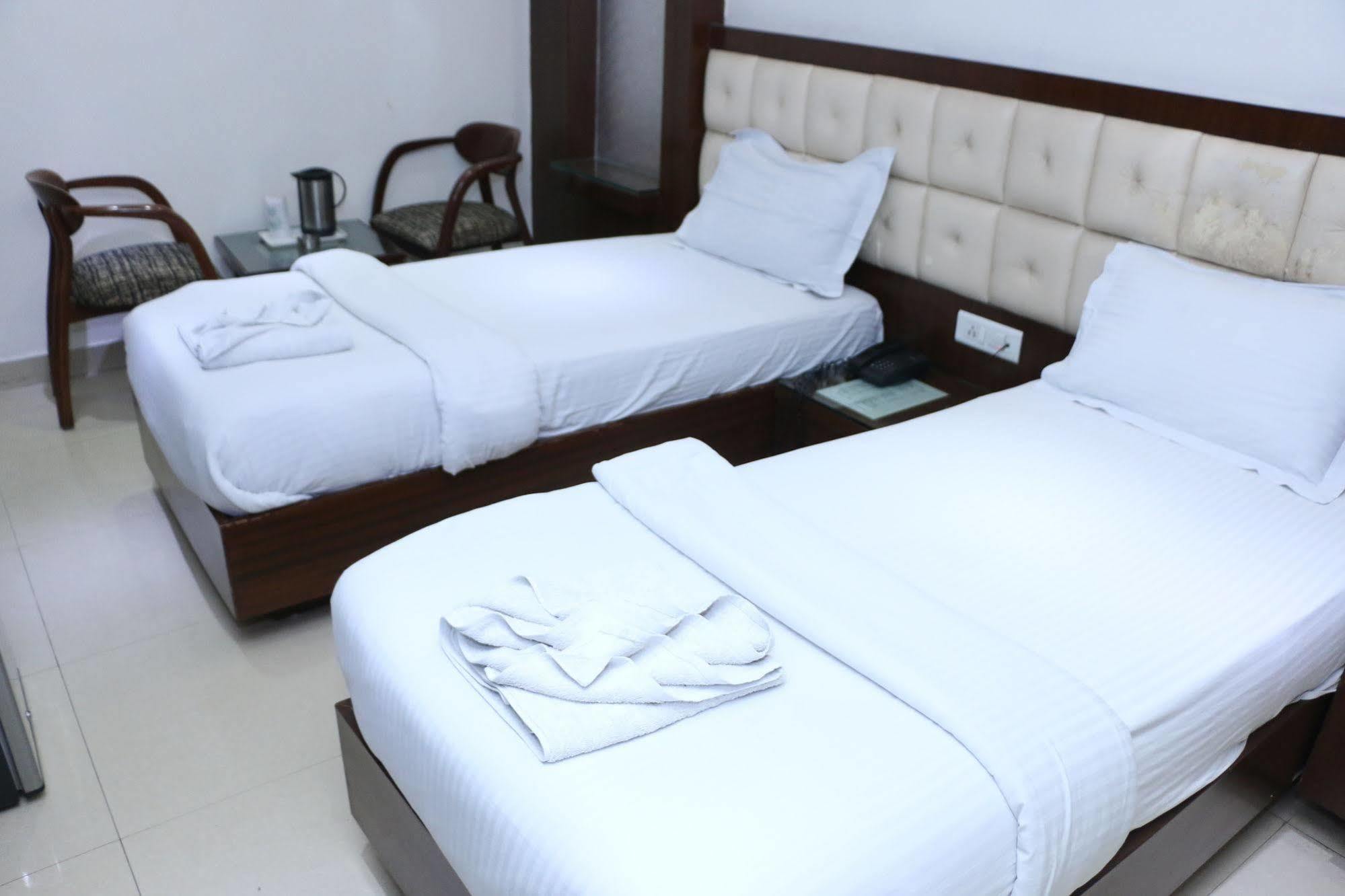 Hotel High 5 Land Δελχί Εξωτερικό φωτογραφία